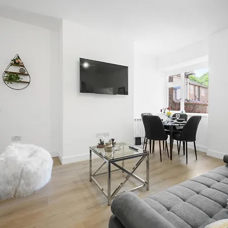 Ideal Lodgings In Urmston Room photo