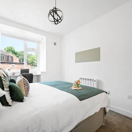 Ideal Lodgings In Urmston Exterior photo