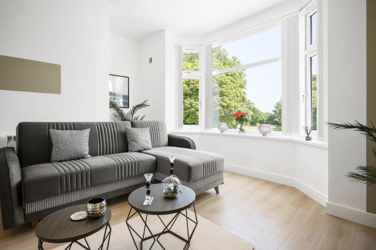 Ideal In Apartment